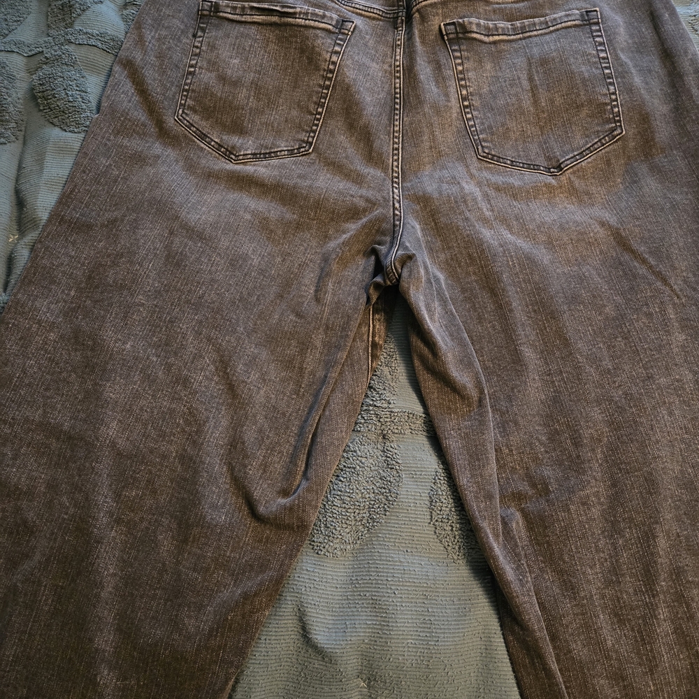 Torrid Women's Strigid Wide Leg Jeans Size 20W - Picture 3 of 6